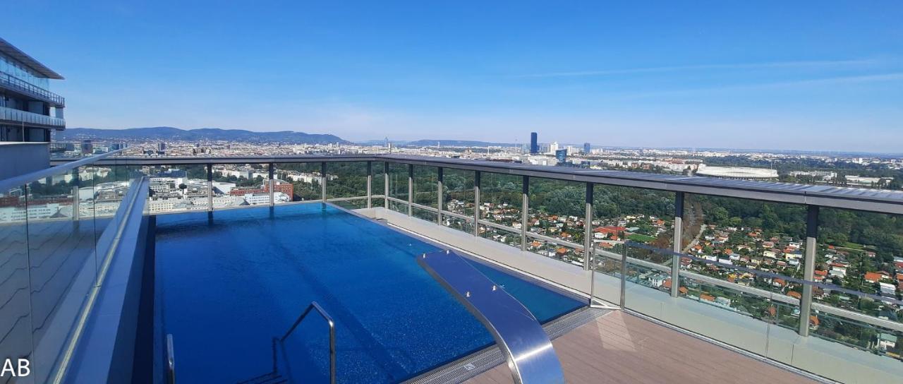 Superior Apartment & Rooftop Pool Vienna Exterior photo